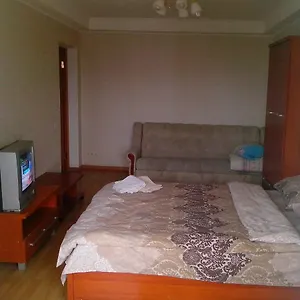 https://homelike-flat-near-the-iec-on-levoberezhnaya.hotels-of-kiev.com